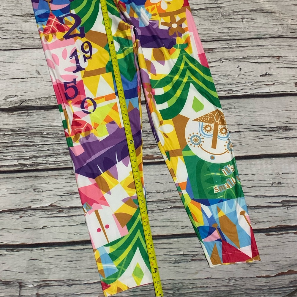 NEW!! 🌎🌞DISNEYSTORE ... yoga pants!! L or XL